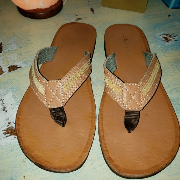 fossil flip flops